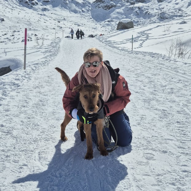 Simona mit Hund